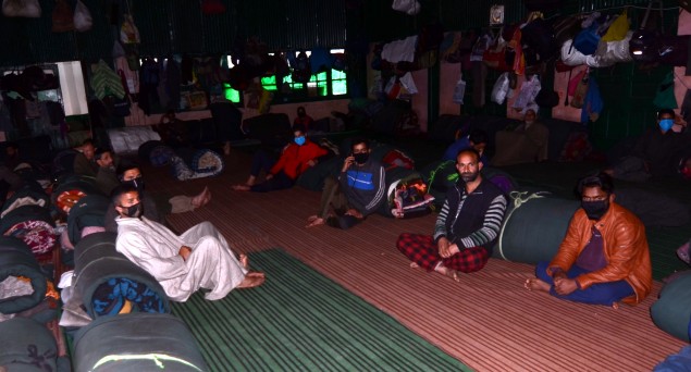 Over 129 Kashmiri Labourers Stranded in Shimla Jama Masjid